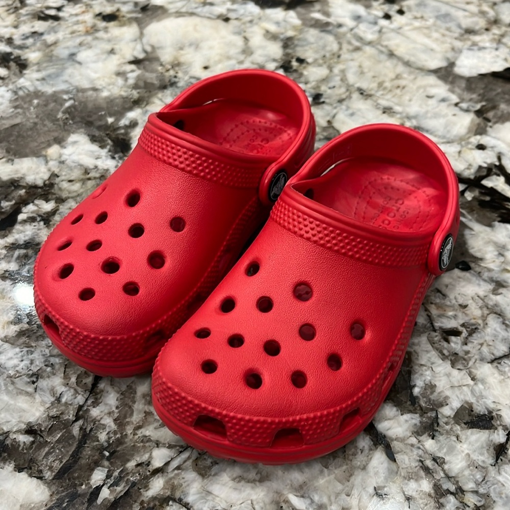 Toddler crocs like new